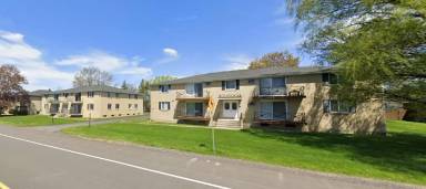 Main picture of 1260 Center Rd