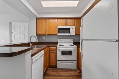 Main picture of 708 Executive Center Dr