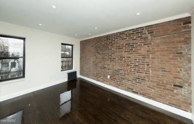 Main picture of 443 E 9th St