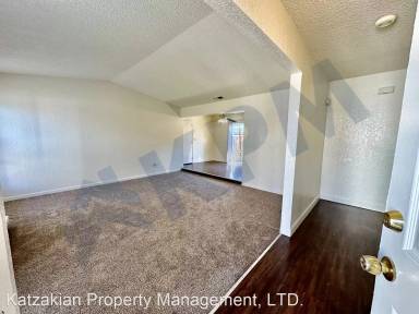 Main picture of 2978-80-82 Plymouth Ct