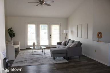 Main picture of 2511 Sunny Cir