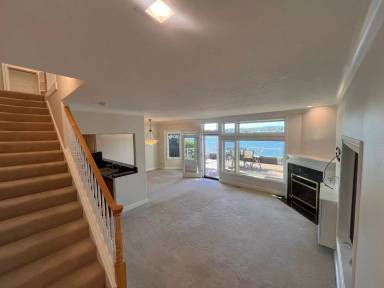 Main picture of 1457 SE Columbia Way