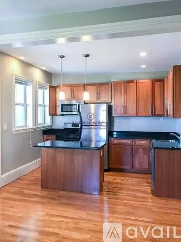 Main picture of 124 Berkshire St