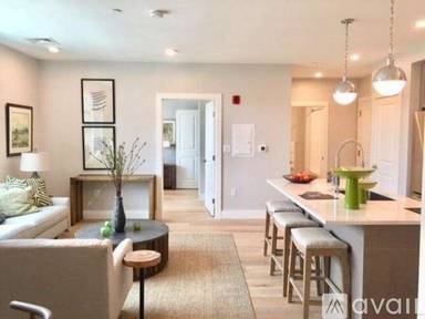 Main picture of 1650 Commonwealth Ave