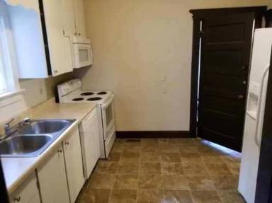 Main picture of 2911 E Everett Ave