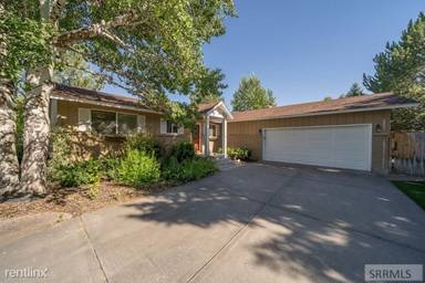 Main picture of 366 Ranch Dr