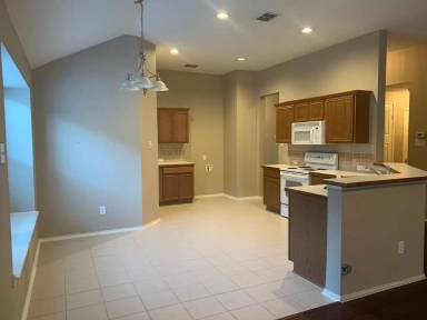 Main picture of 12133 Toffee St
