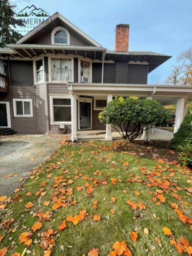 Main picture of 512 W 10th Ave