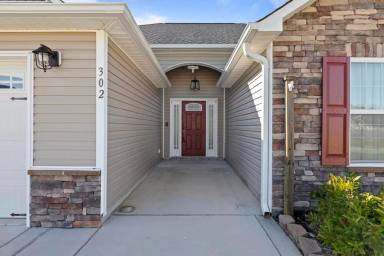 Main picture of 302 Aquamarine Cir