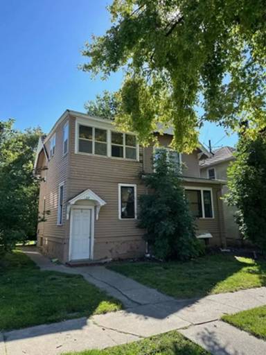 Main picture of 122 9th St S