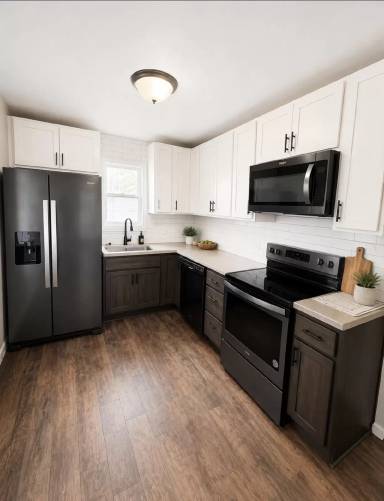 Main picture of Seneca Avenue 1715 - 1