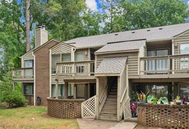 Main picture of 1612 Sharon Rd W