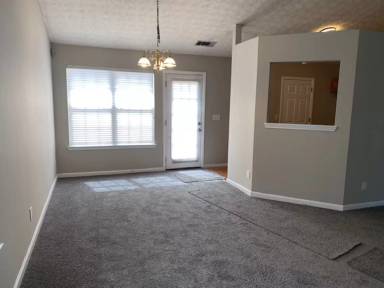 Main picture of 441 Village Cir