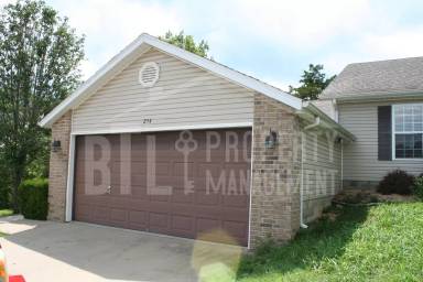 Main picture of 210 Forest Ln