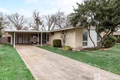 Main picture of 1815 Spring Ave