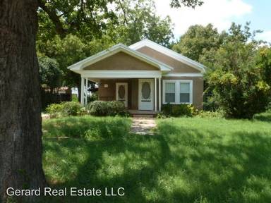 Main picture of 910 Pecan St