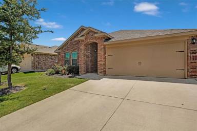 Main picture of 1111 Meadow Side Dr