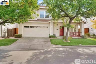 Main picture of 3 Catalpa Ln