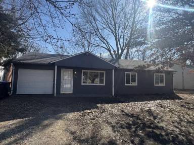 Main picture of 919 SW Croix Pl