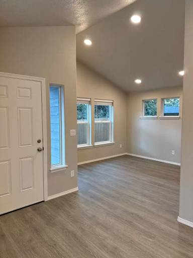 Main picture of 832 SE 6th St