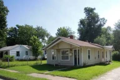 Main picture of 1620 N Hampton Ave