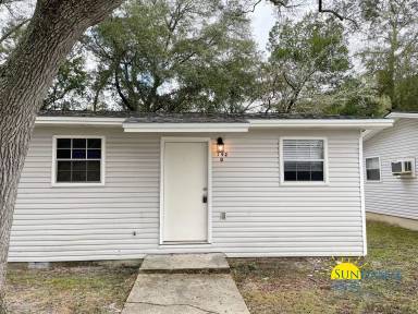 Main picture of 792 Navy St
