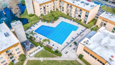 Main picture of Tampa Racquet Club Condo
