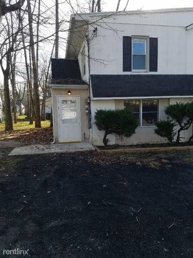 Main picture of 323 Birch Ave