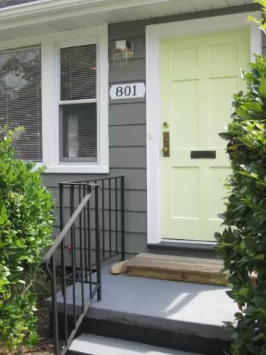 Main picture of 801 N 33rd St
