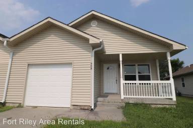 Main picture of 906 Whitetail Ct