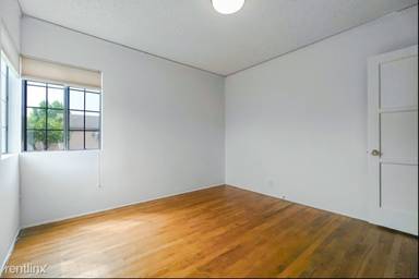 Main picture of 2438 Ashland Ave