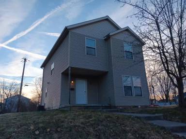 Main picture of 306 S Yellow Springs St