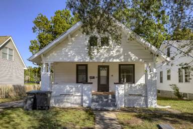 Main picture of 2760 Laurel Ave
