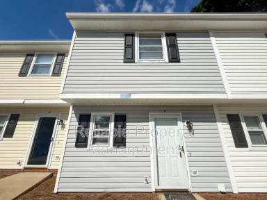 Main picture of 323 Moore St