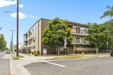 Main picture of 5409 Radford Ave