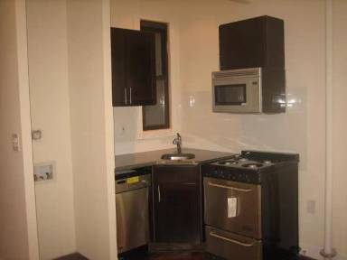 Main picture of 332 E 71 St