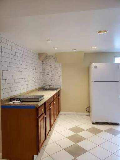 Main picture of 194 Covert Ave