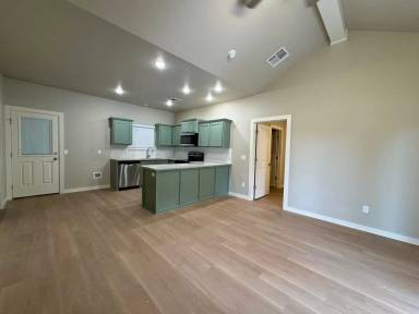 Main picture of 509 W Oregon Ave