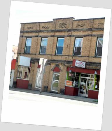 Main picture of 211 1/2 W Main St