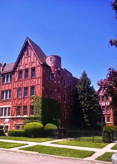 Main picture of 2050 W Summerdale Ave