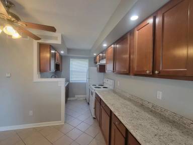 Main picture of Sunset TownHouses
