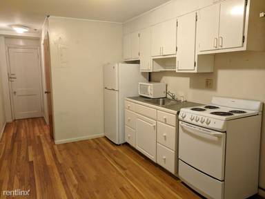 Main picture of 1477 Beacon St
