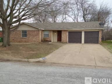 Main picture of 5916 Bowling Dr