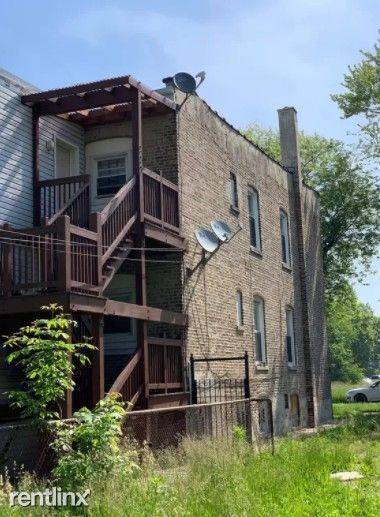 Main picture of 7034 S Harper Ave