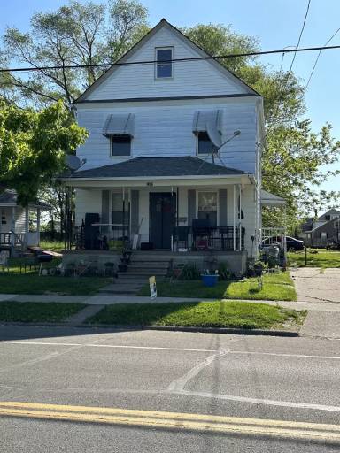 Main picture of 1347 Washington Ave