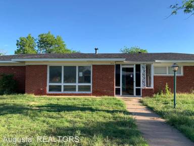 Main picture of 844 NW 2nd St