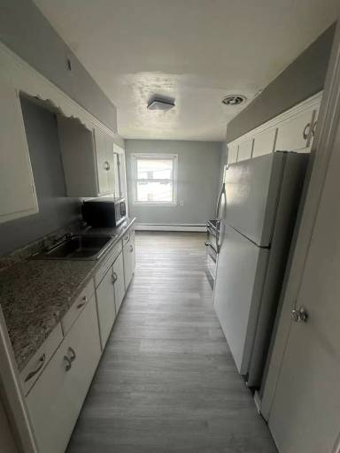 Main picture of 7105 W Capitol Dr