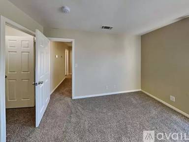 Main picture of 2705 W Maywood Ave