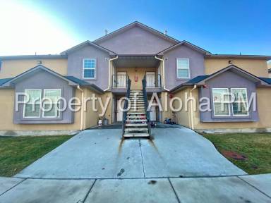 Main picture of 1051 W Pine Ave