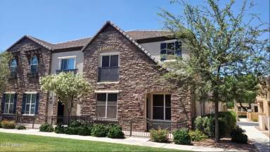 Main picture of 4703 E Waterman St